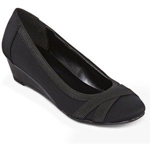 Liz Claiborne Sasha Low Wedge Pumps in Black